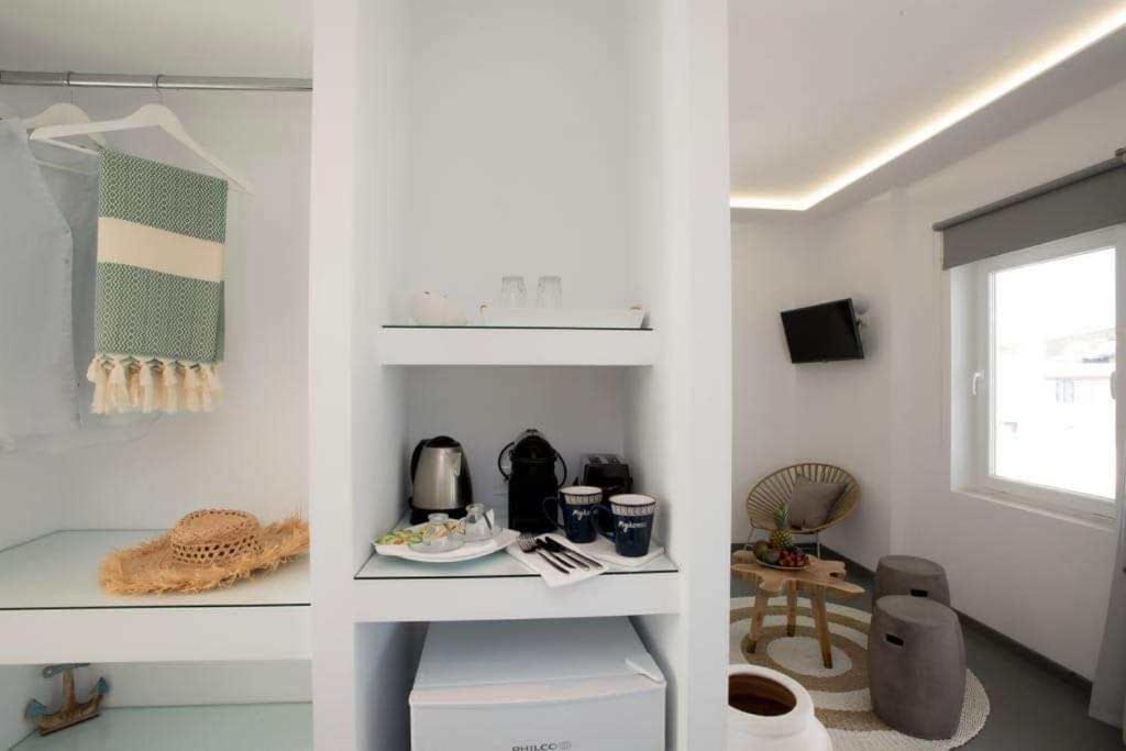 Jonaz Rooms & Suites Орнос Екстериор снимка