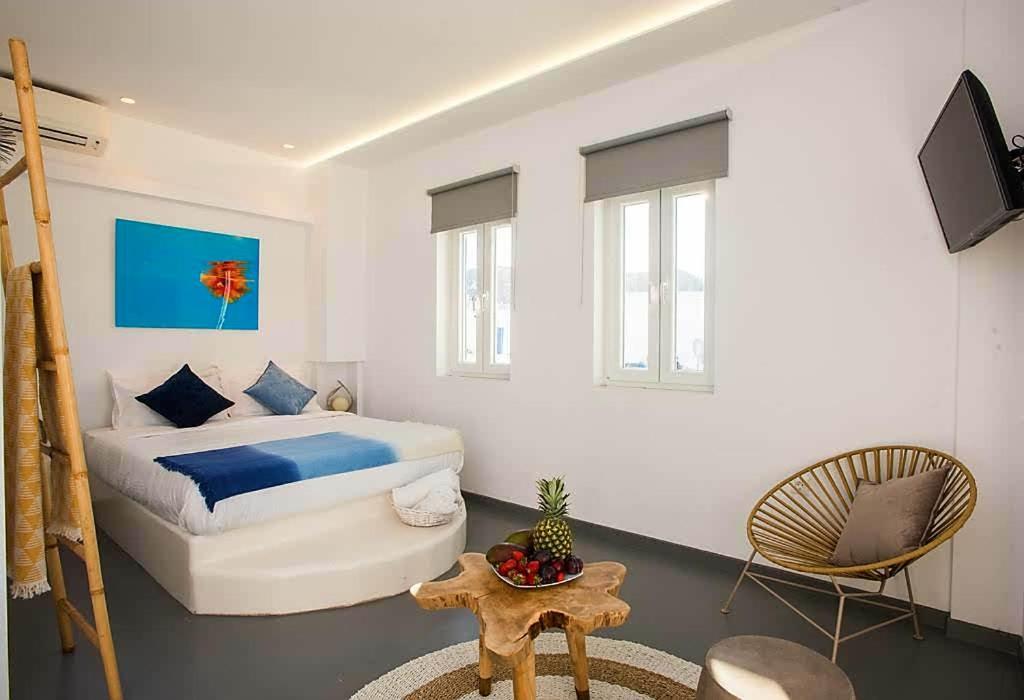 Jonaz Rooms & Suites Орнос Екстериор снимка