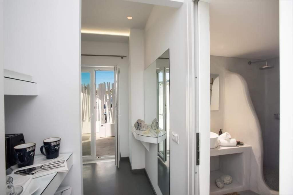 Jonaz Rooms & Suites Орнос Екстериор снимка